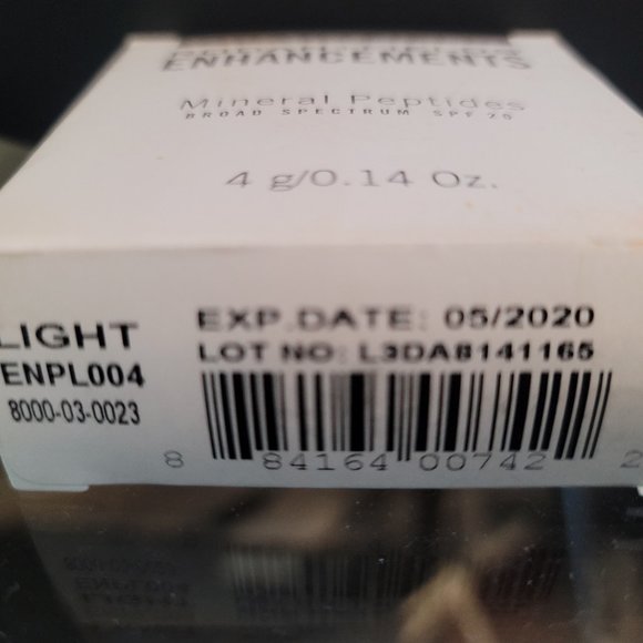 SEALED-  Rodan + Fields Enhancements Mineral Peptides Light shade Discon… - Picture 2 of 4